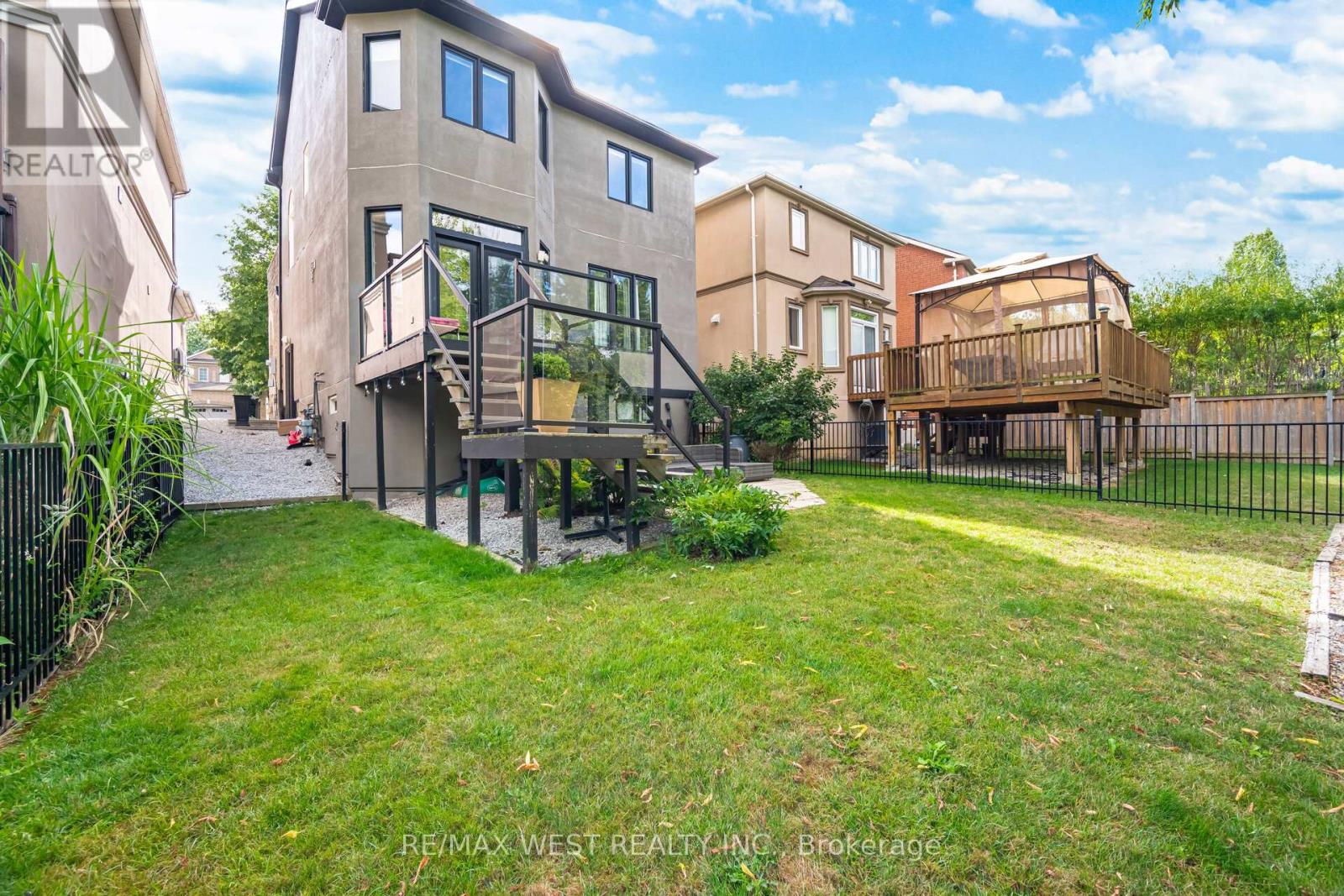 Photo 29 of 34 Willow Tree Street, Vaughan ON