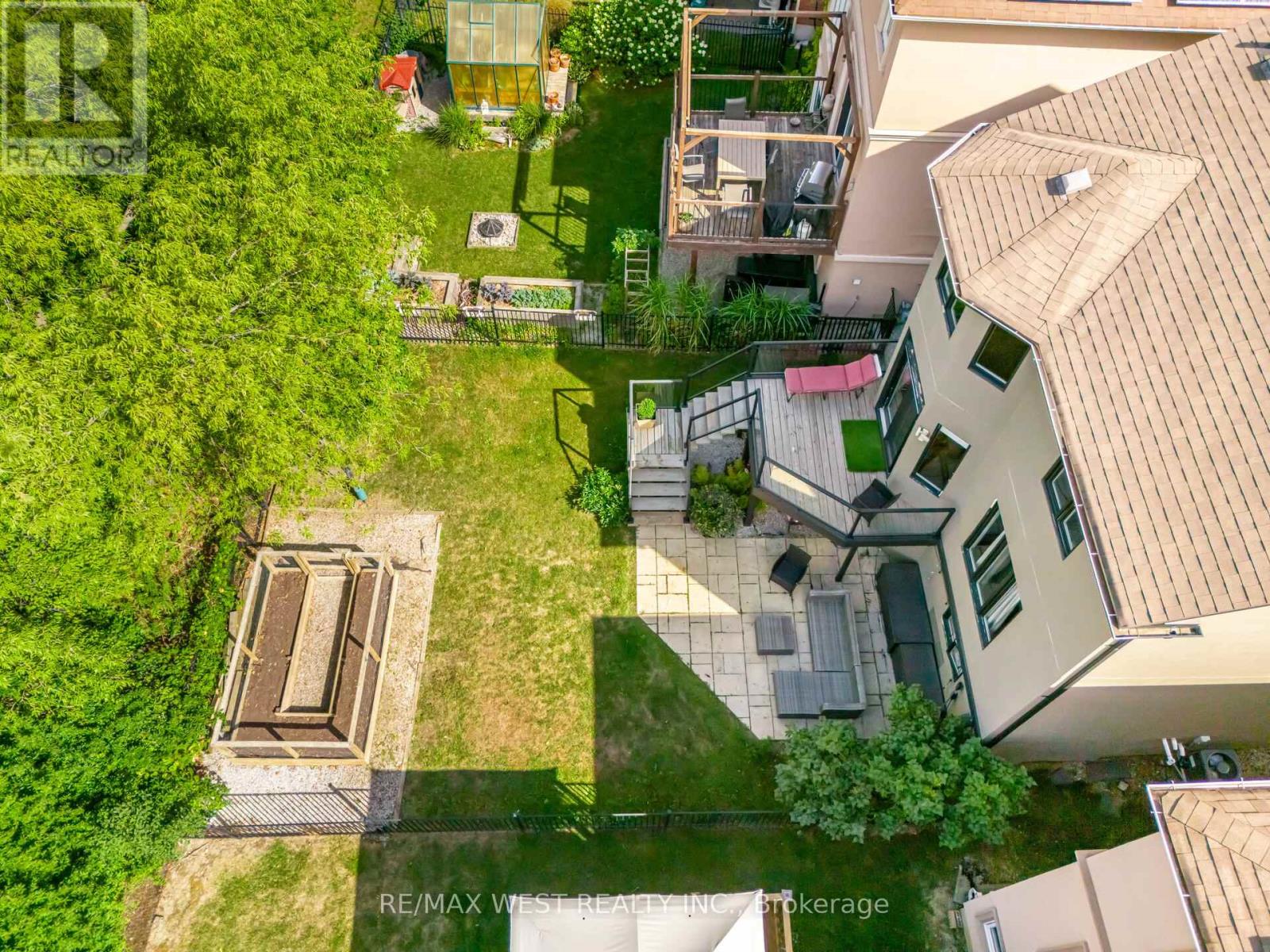 Photo 8 of 34 Willow Tree Street, Vaughan ON
