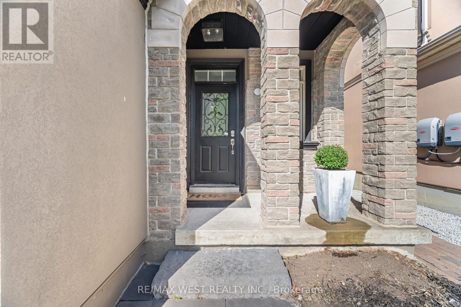 Photo 26 of 34 Willow Tree Street, Vaughan ON