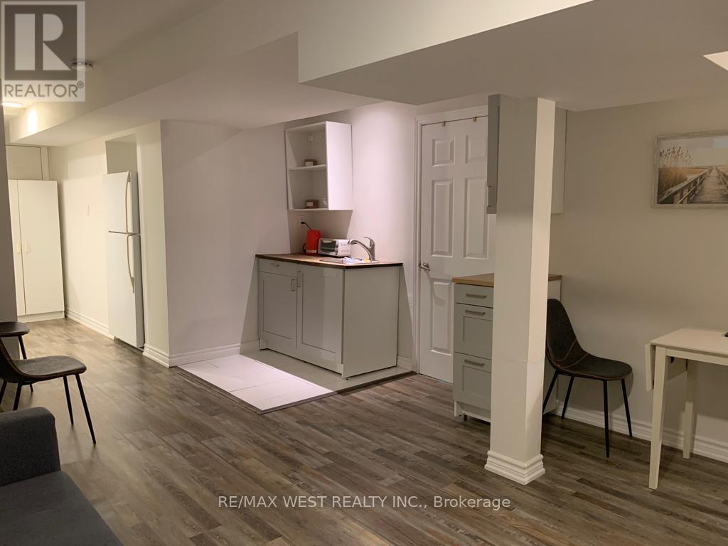 Photo 11 of 34 Willow Tree Street, Vaughan ON