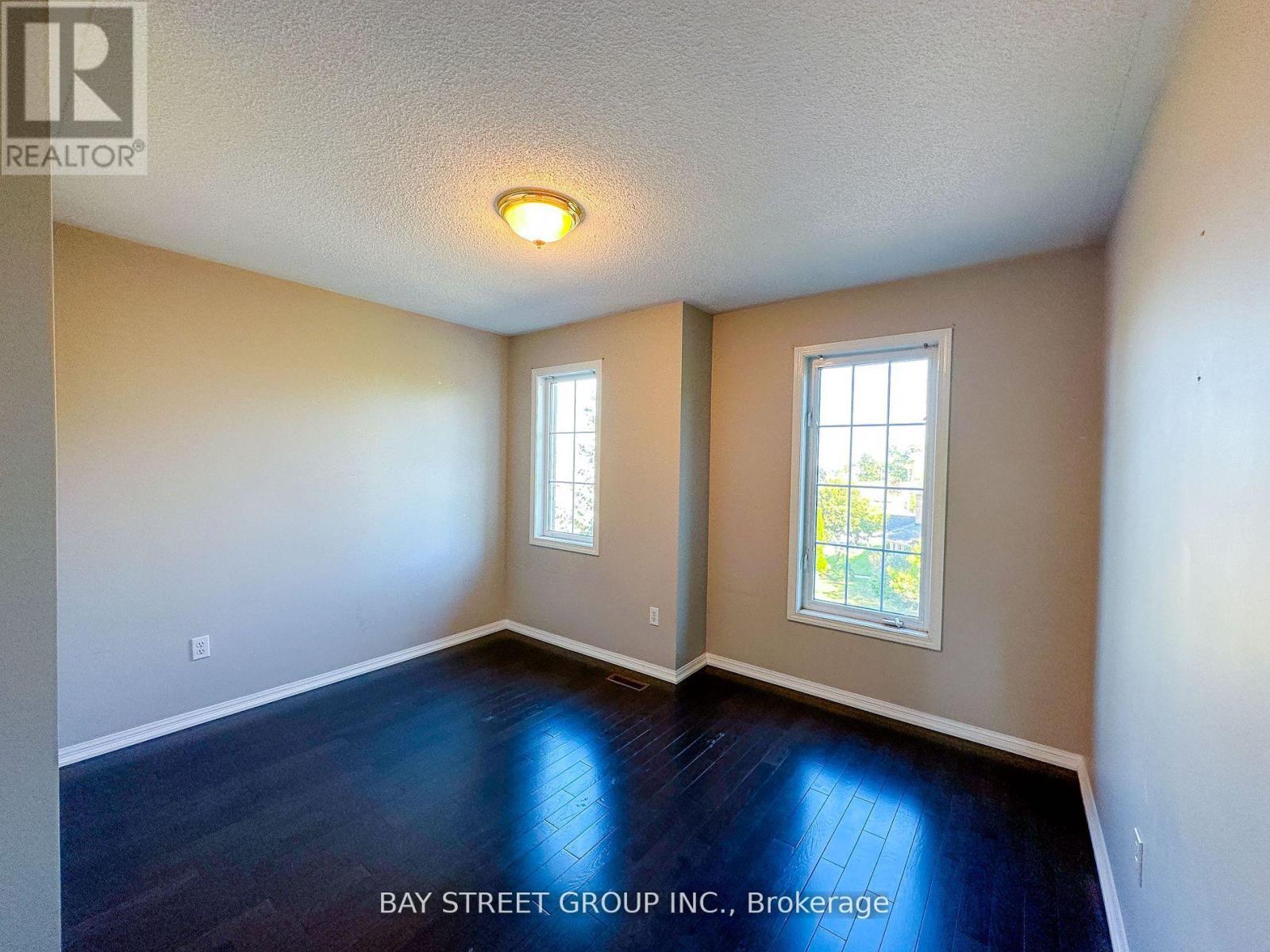 Photo 15 of 216 Equator Crescent, Vaughan ON