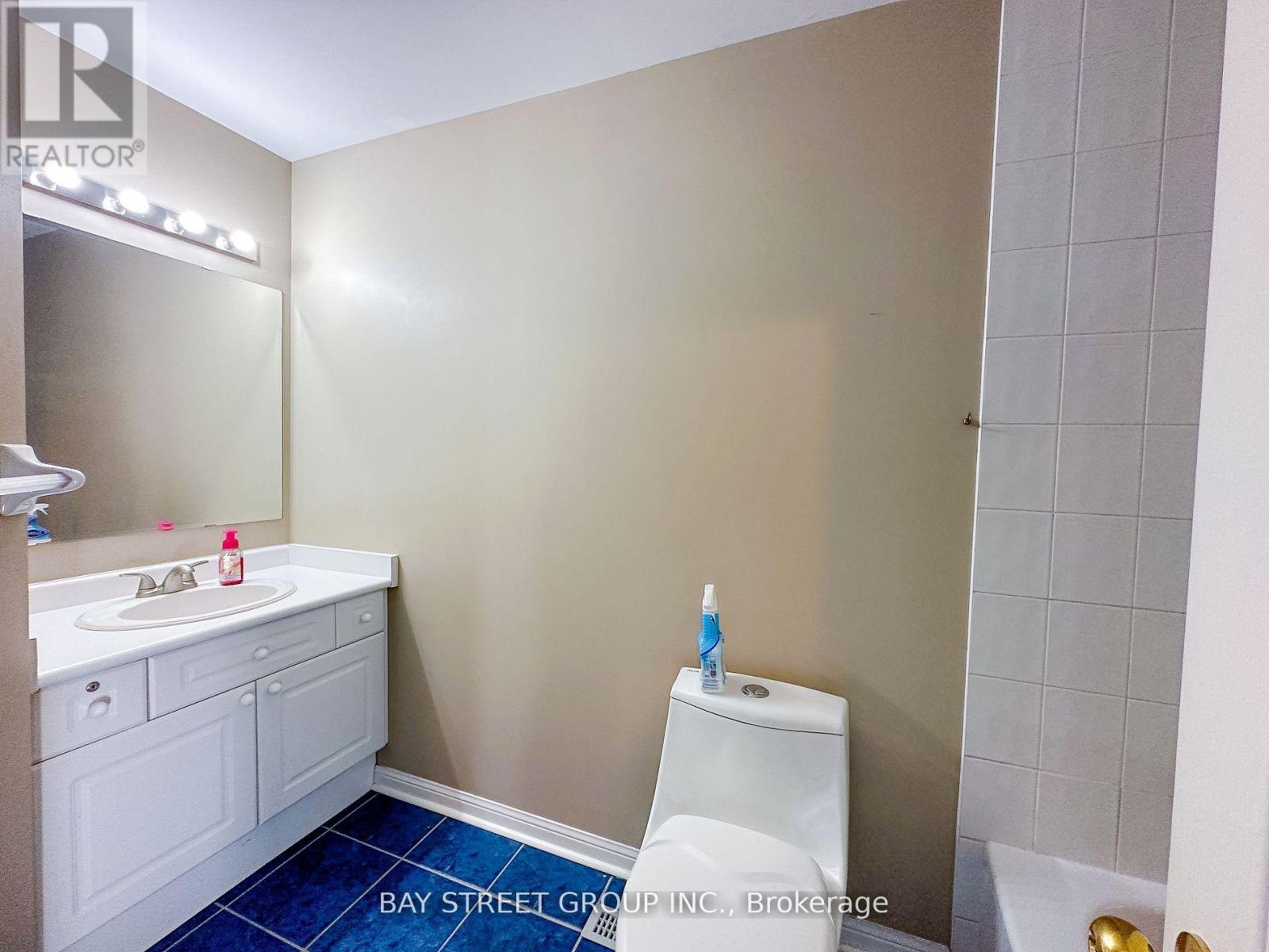 Photo 6 of 216 Equator Crescent, Vaughan ON