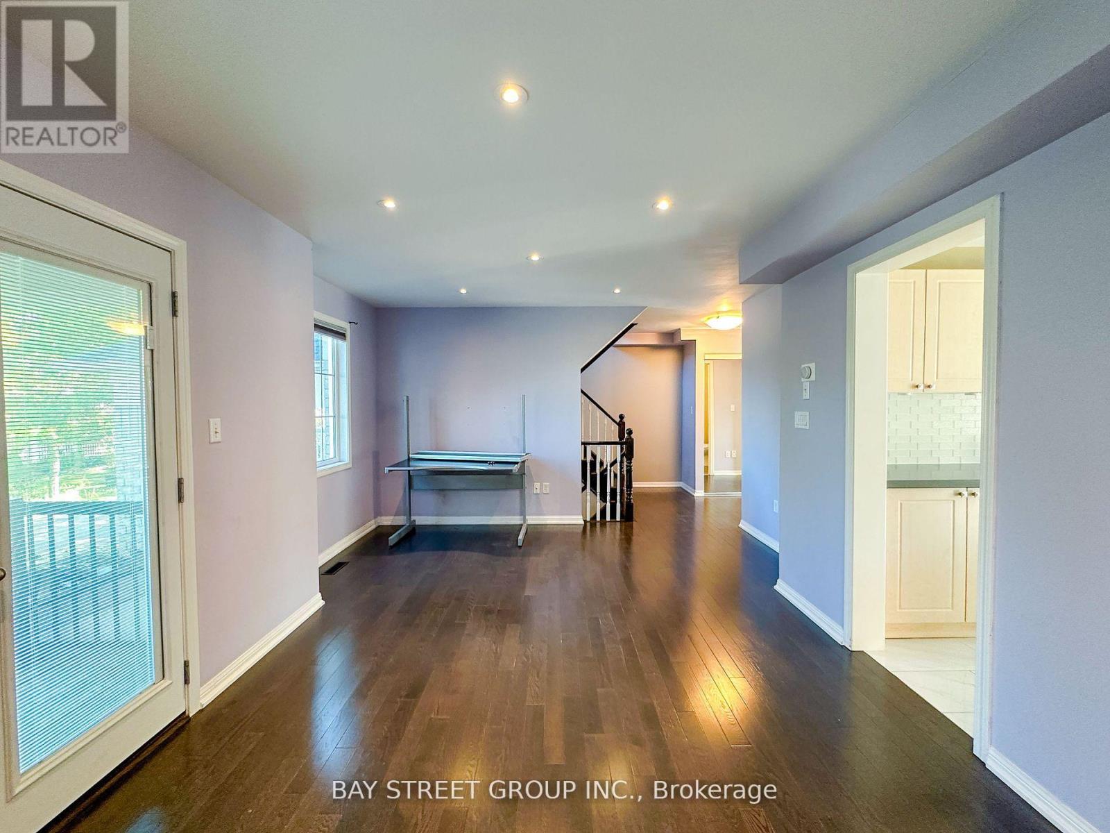 Photo 7 of 216 Equator Crescent, Vaughan ON