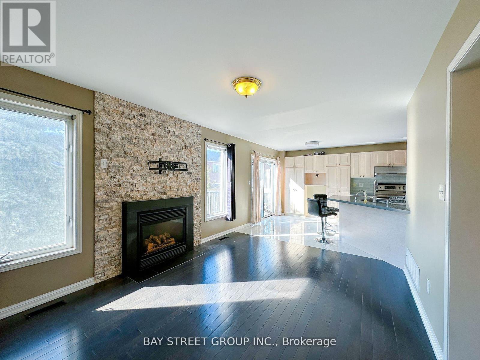 Photo 2 of 216 Equator Crescent, Vaughan ON