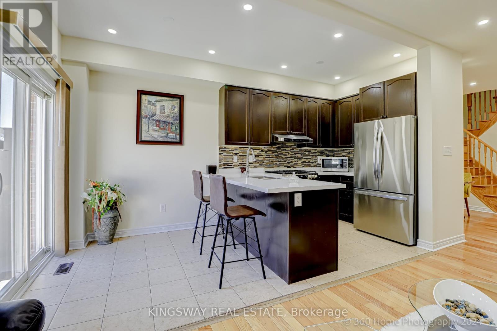Photo 12 of 485 Meadowridge Court, Mississauga ON