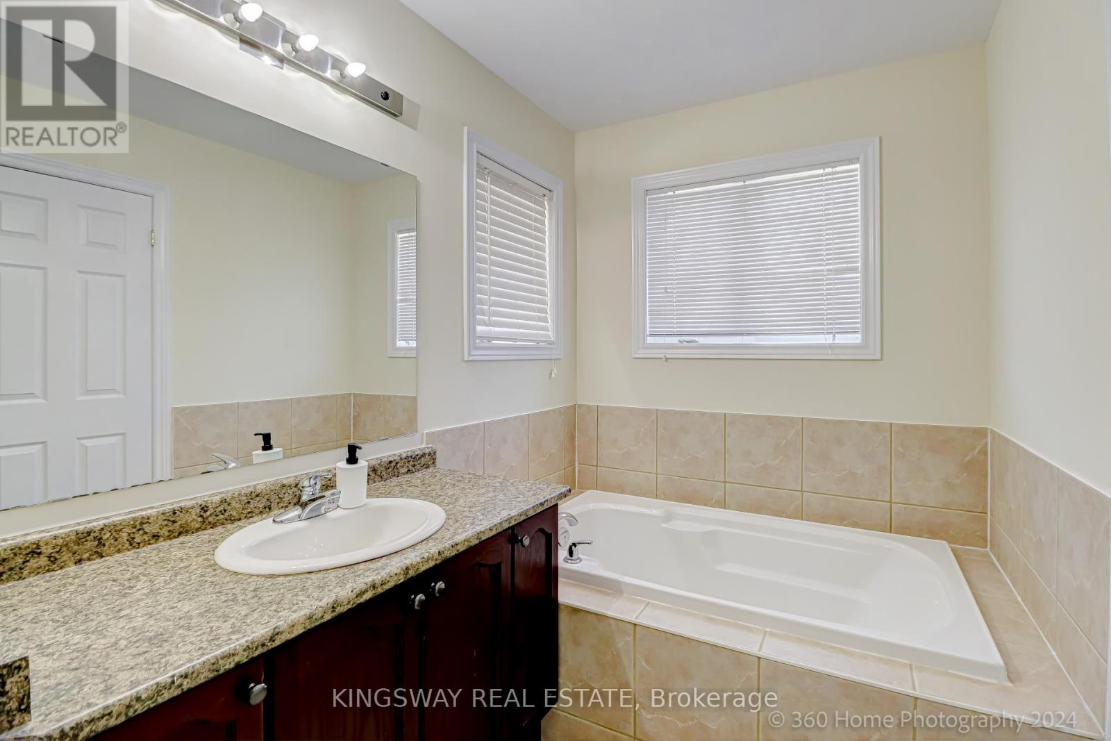 Photo 17 of 485 Meadowridge Court, Mississauga ON