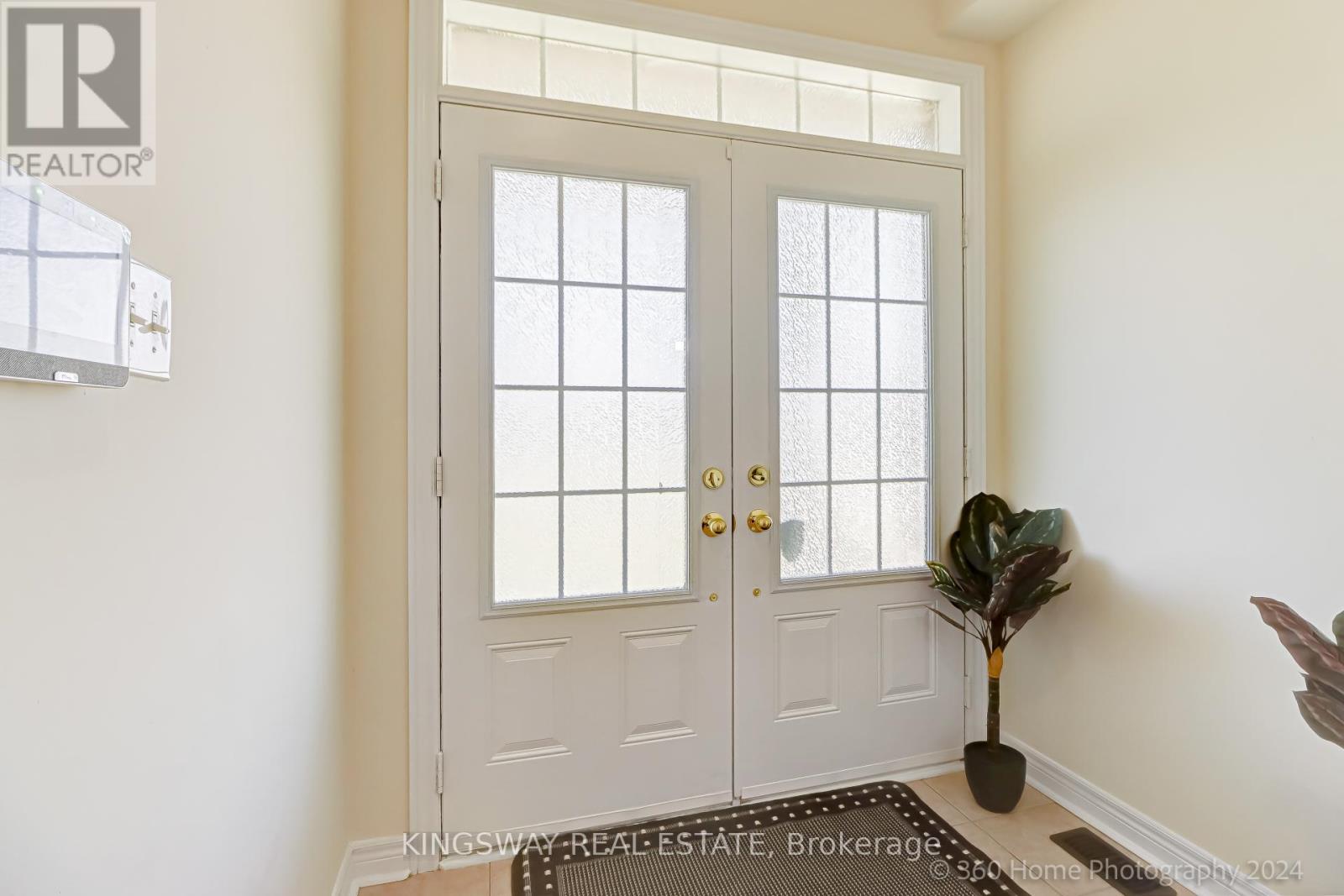 Photo 3 of 485 Meadowridge Court, Mississauga ON