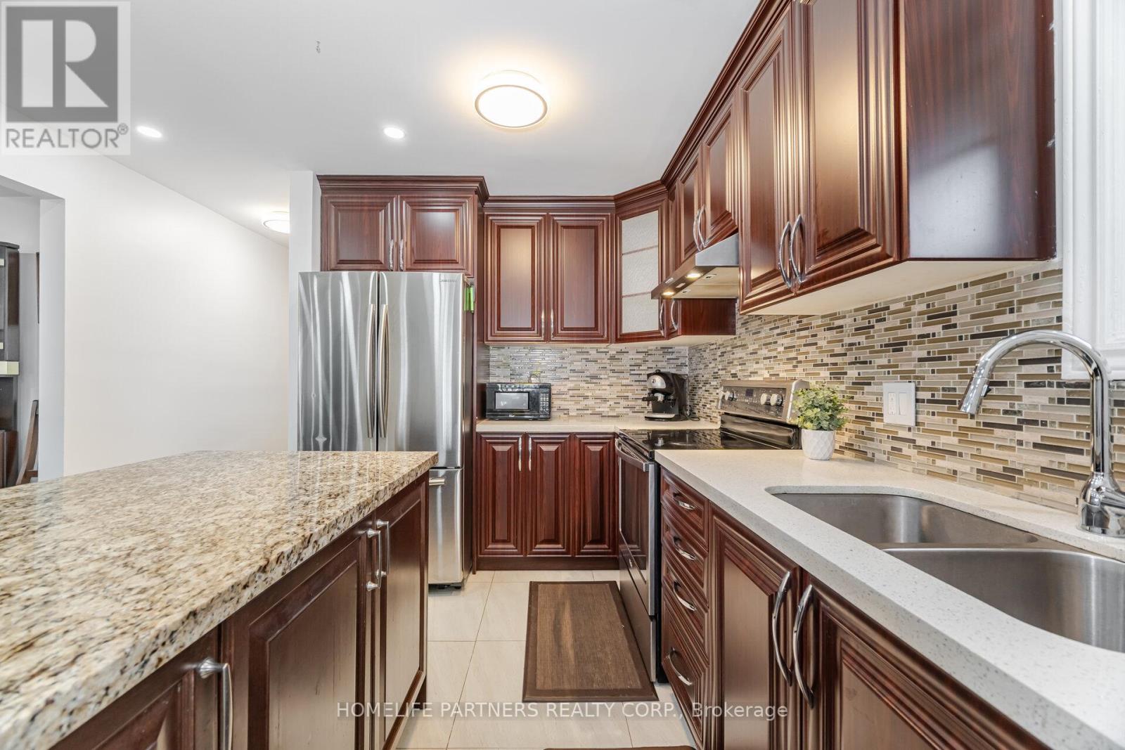 Photo 29 of 54 Fordwich Crescent, Toronto ON