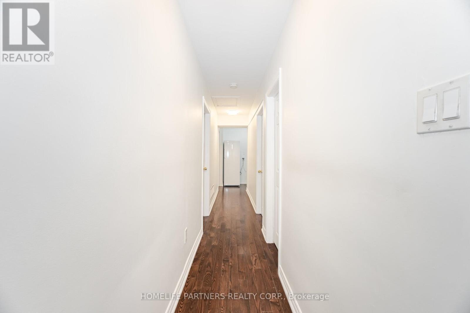 Photo 18 of 54 Fordwich Crescent, Toronto ON