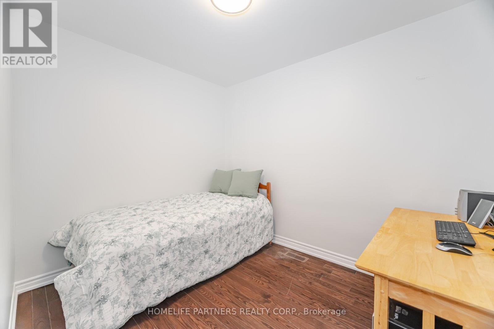 Photo 2 of 54 Fordwich Crescent, Toronto ON