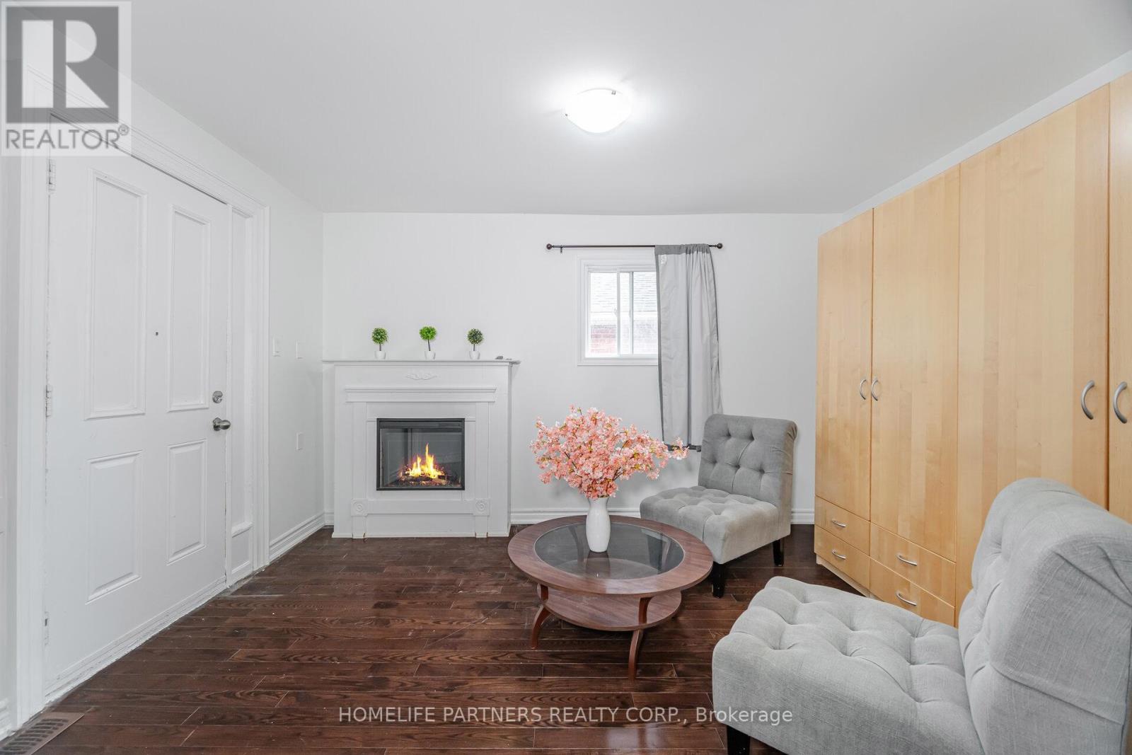 Photo 32 of 54 Fordwich Crescent, Toronto ON