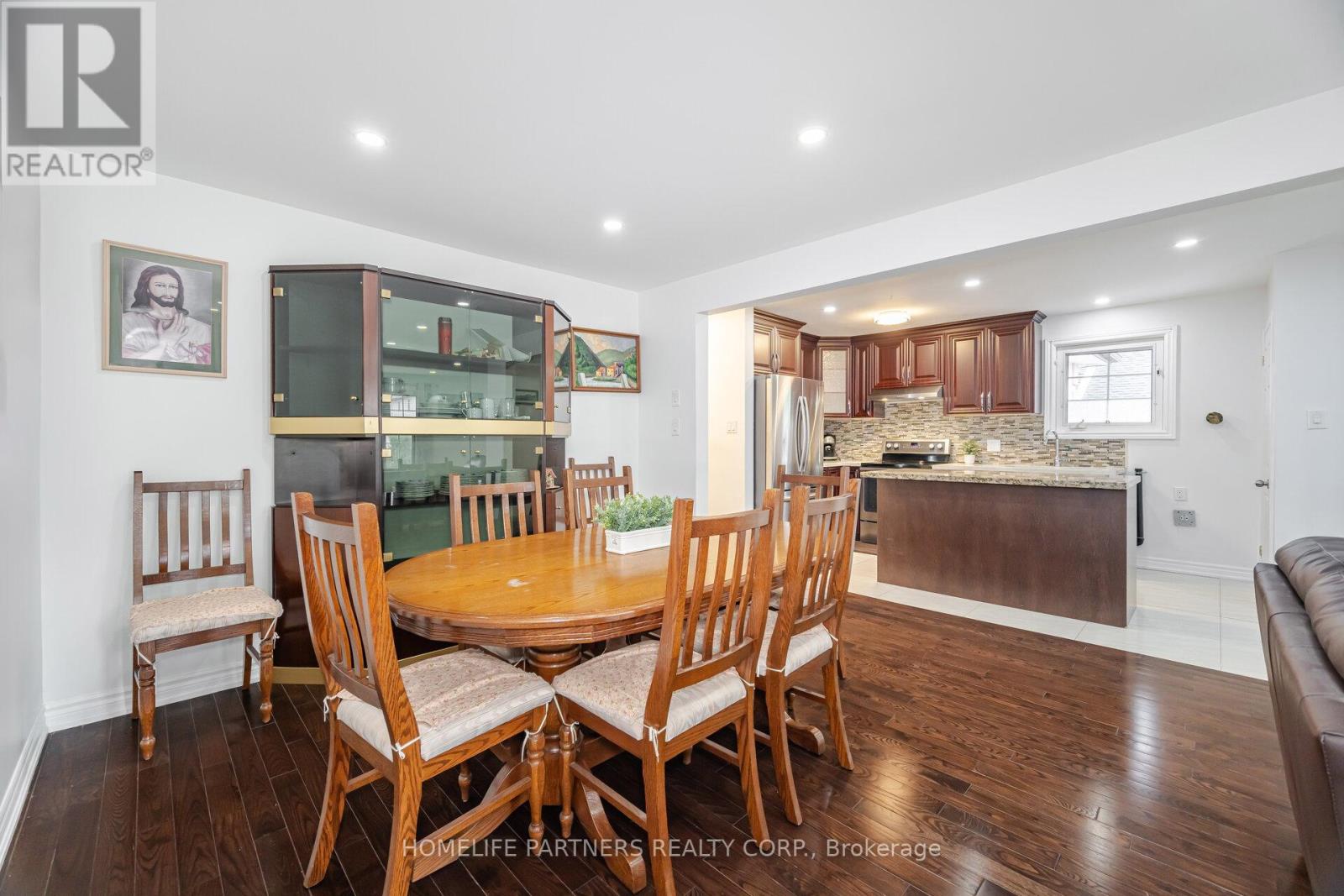 Photo 24 of 54 Fordwich Crescent, Toronto ON