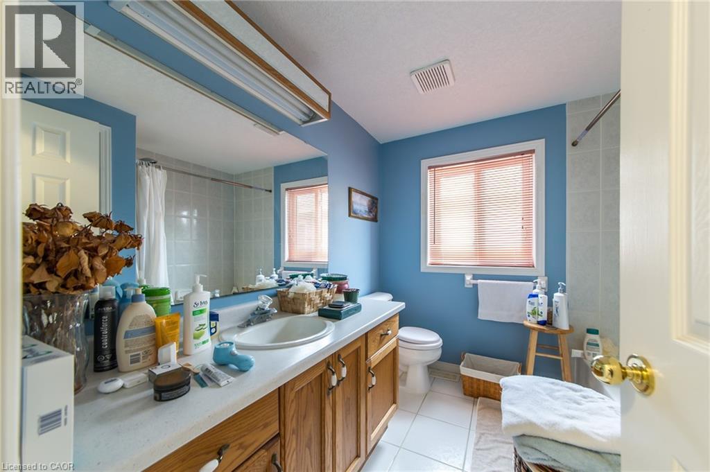Photo 6 of 327 Havendale Crescent, Waterloo ON