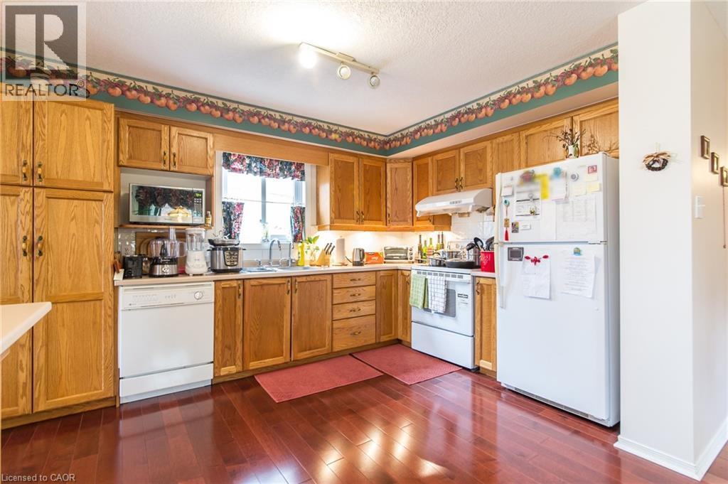 Photo 7 of 327 Havendale Crescent, Waterloo ON