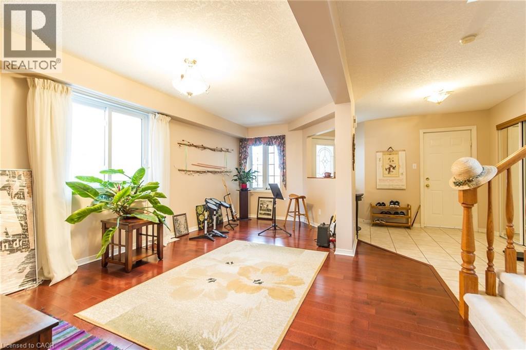 Photo 1 of 327 Havendale Crescent, Waterloo ON