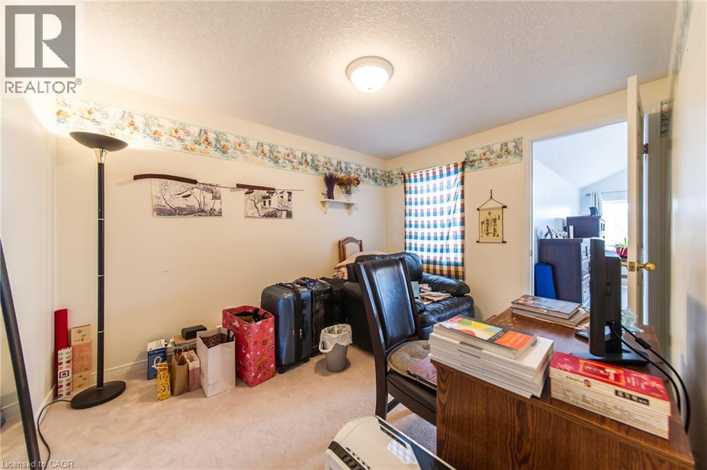 Photo 12 of 327 Havendale Crescent, Waterloo ON