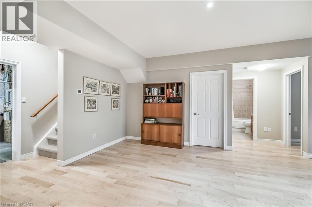 Photo 48 of 19 Simmonds Drive Unit 14, Guelph ON