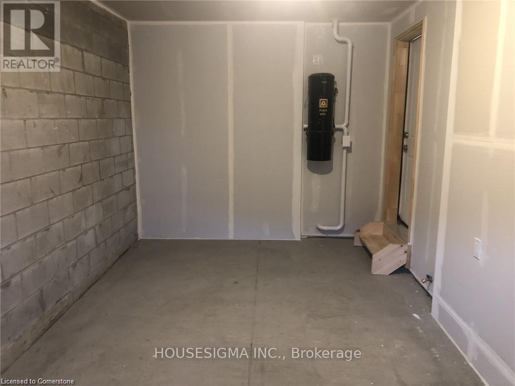 Photo 11 of 6 30 Mia Drive, Hamilton ON