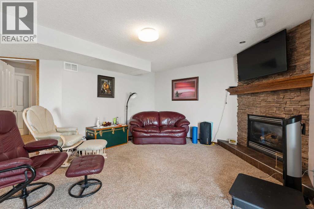 Photo 31 of 16 Bow Ridge Drive, Cochrane AB