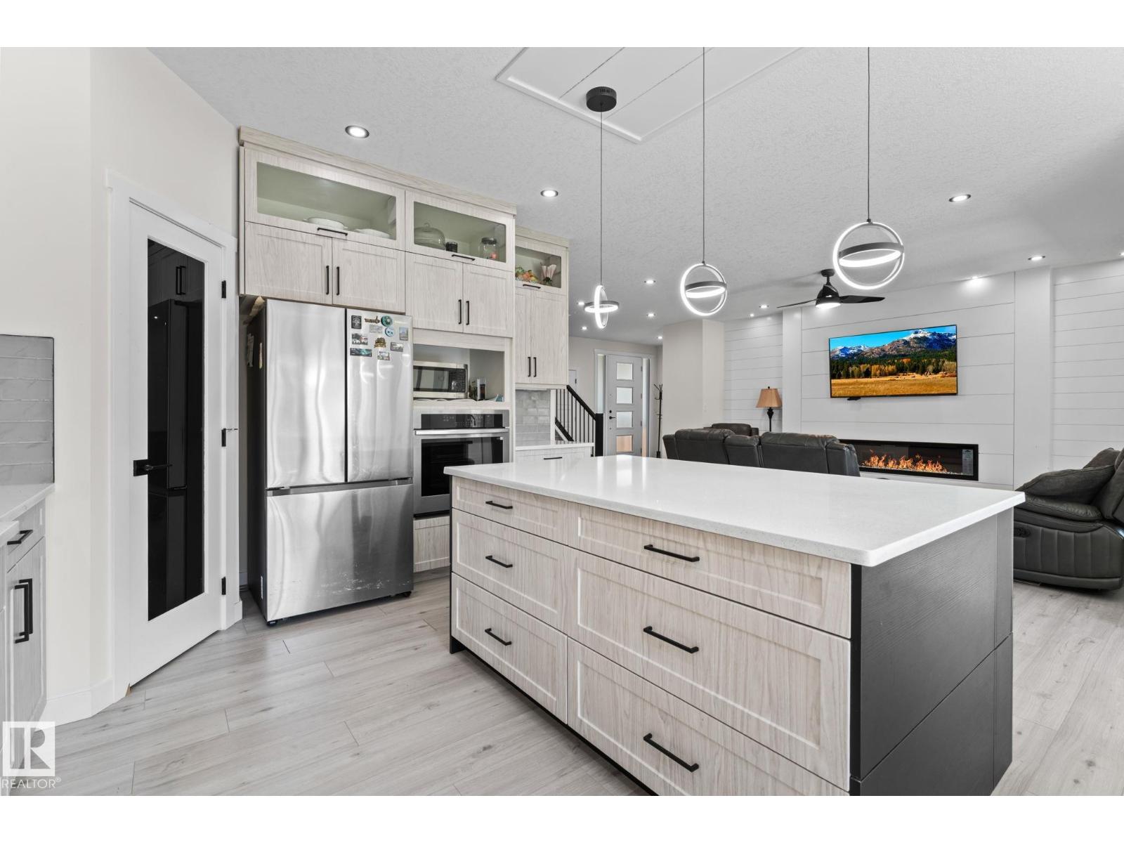 Photo 6 of 4519 53 Av, Leduc AB