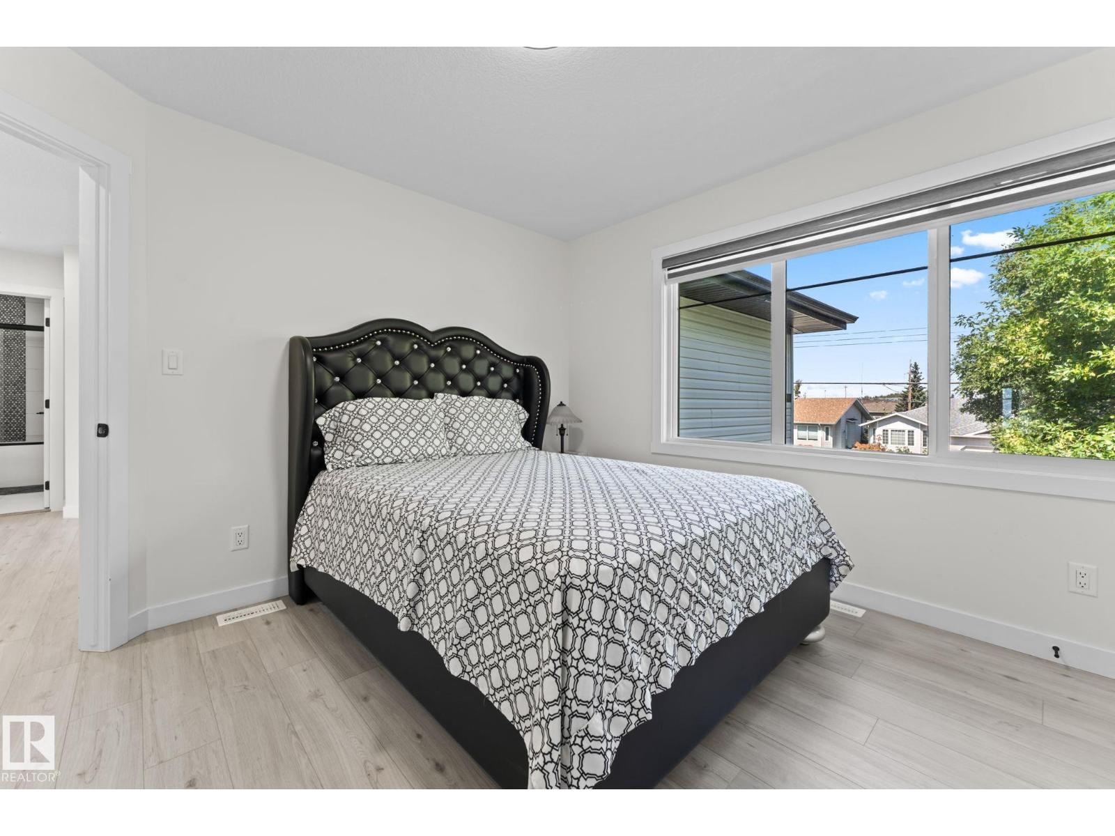 Photo 15 of 4519 53 Av, Leduc AB