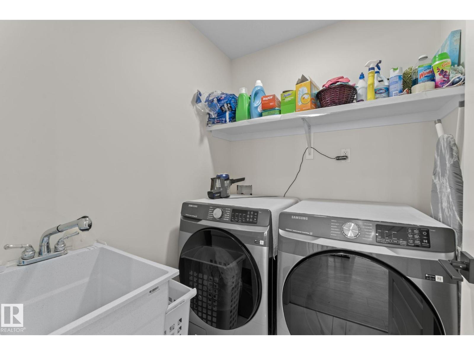 Photo 58 of 4519 53 Av, Leduc AB