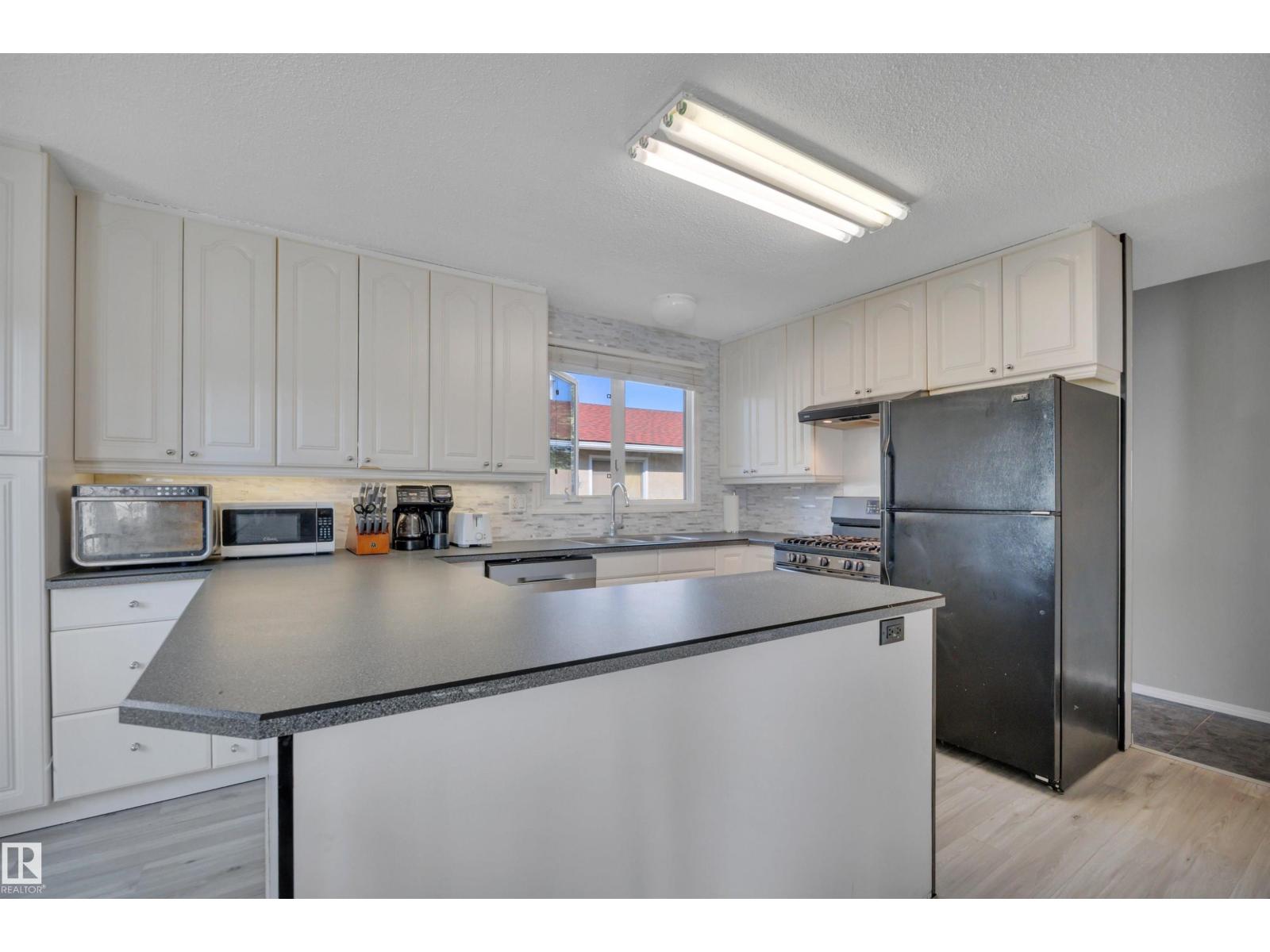 Photo 37 of 2 Camelot Pl, Leduc AB