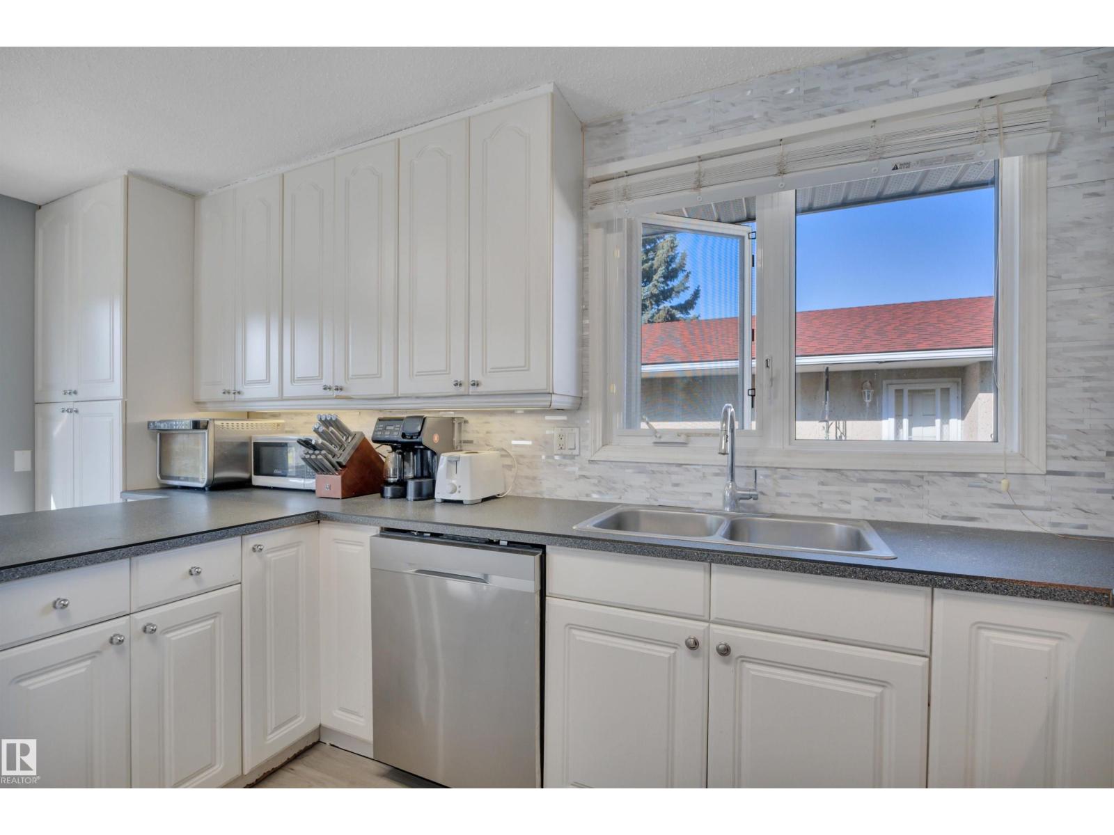 Photo 21 of 2 Camelot Pl, Leduc AB