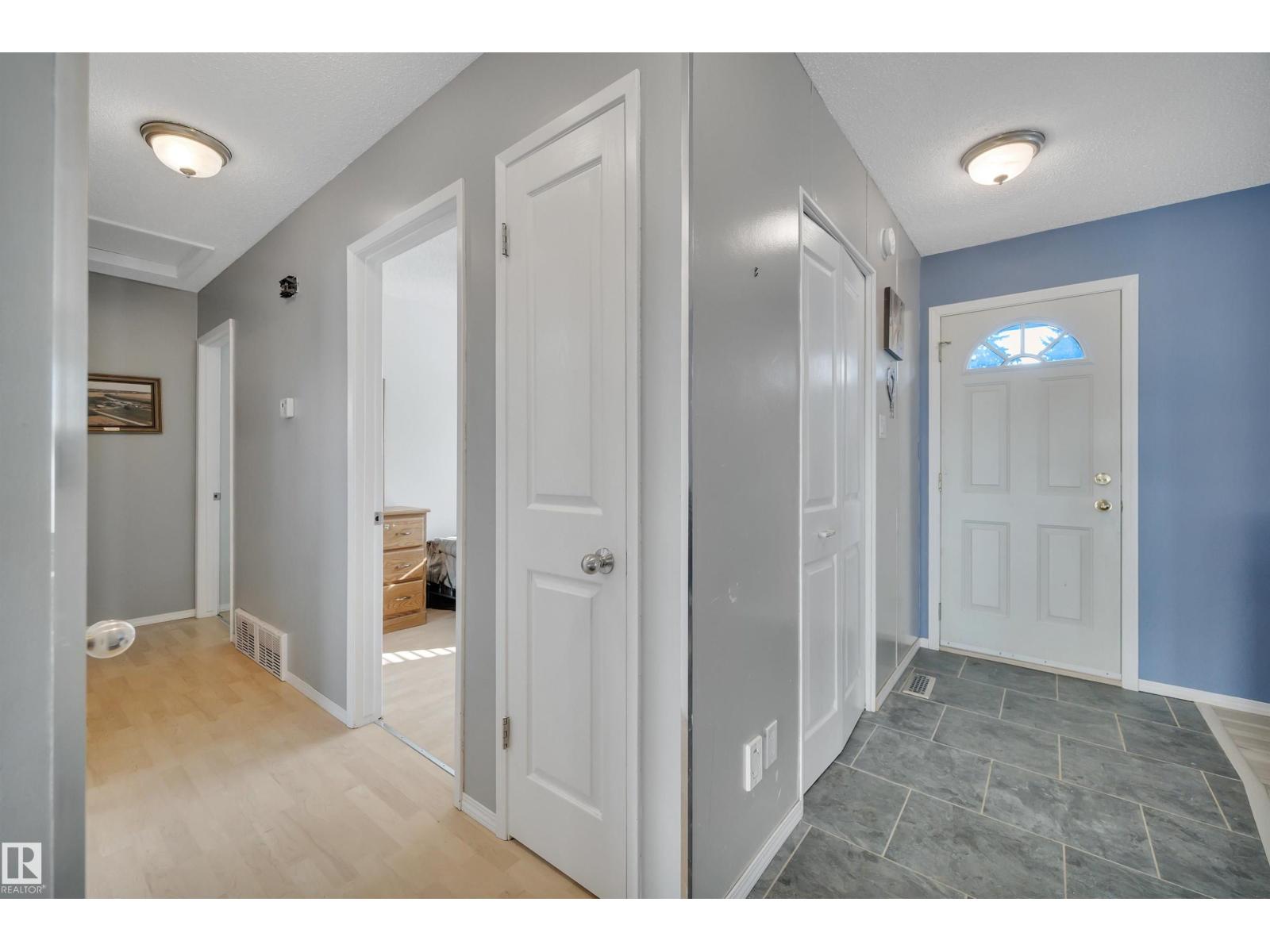 Photo 1 of 2 Camelot Pl, Leduc AB