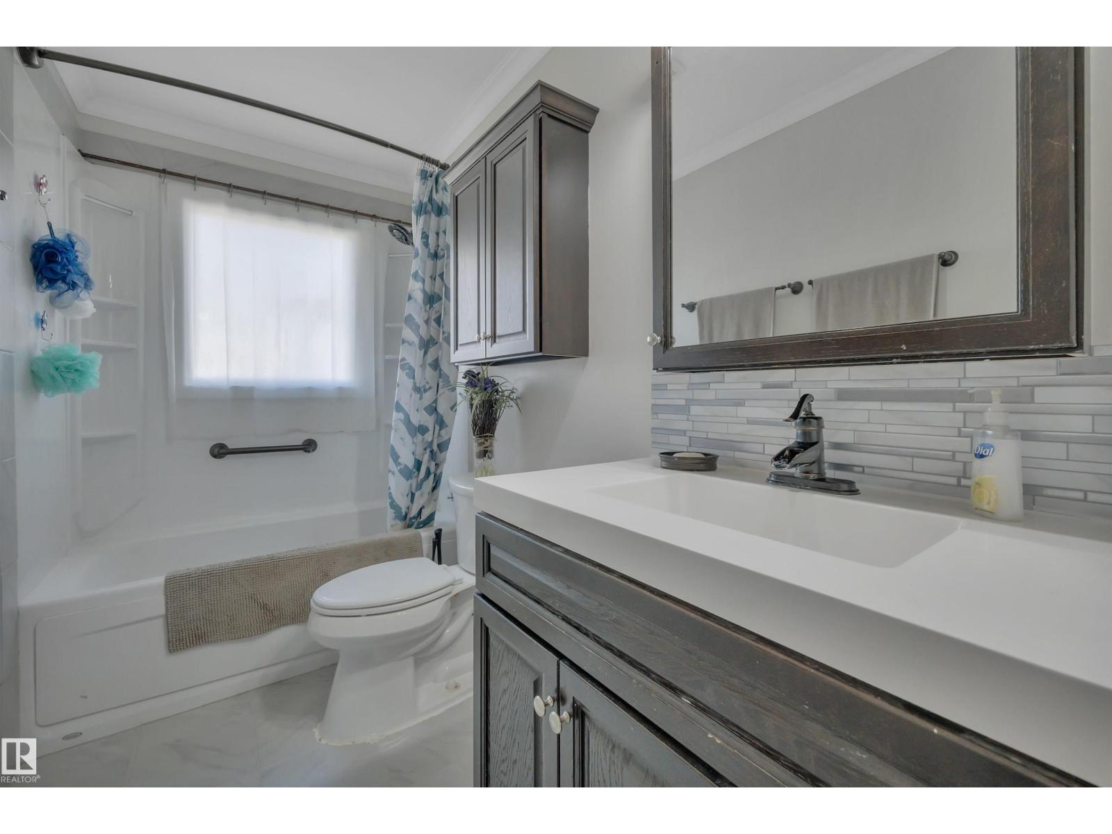 Photo 4 of 2 Camelot Pl, Leduc AB