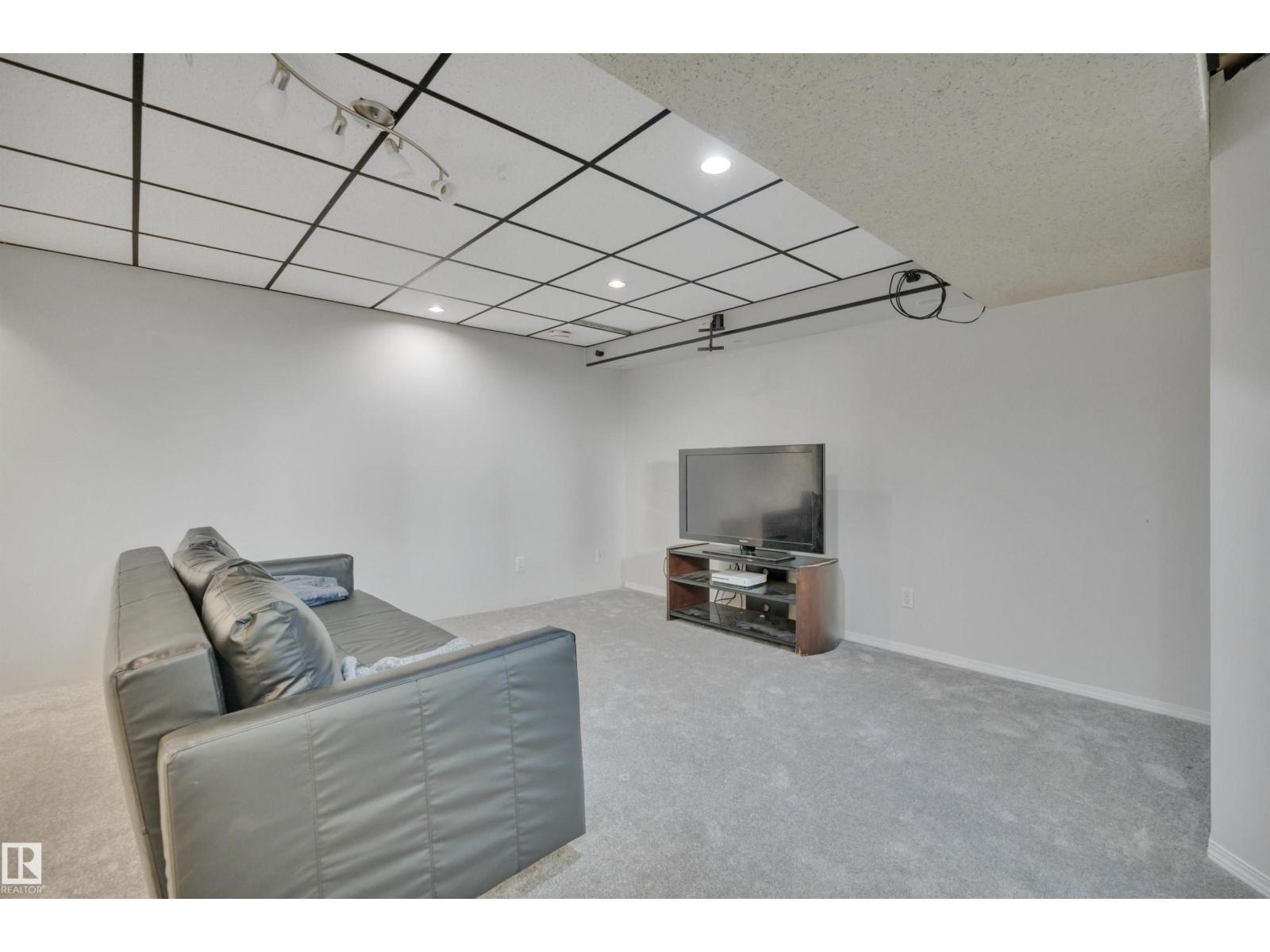 Photo 6 of 2 Camelot Pl, Leduc AB