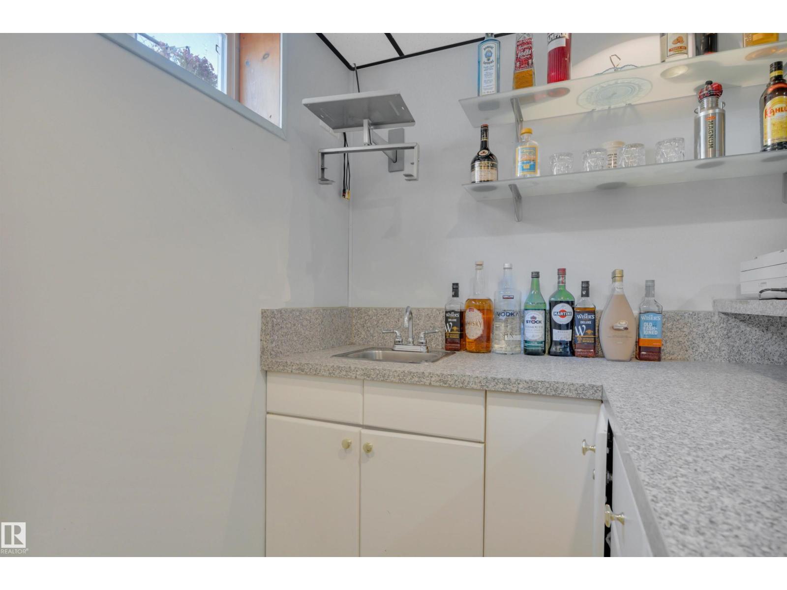 Photo 8 of 2 Camelot Pl, Leduc AB