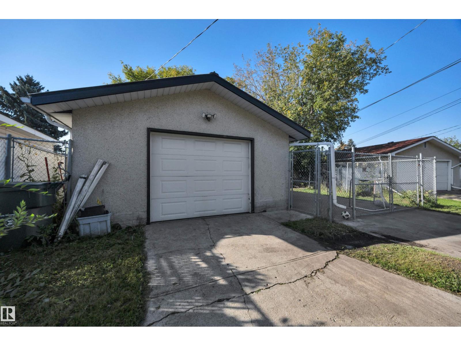 Photo 41 of 2 Camelot Pl, Leduc AB