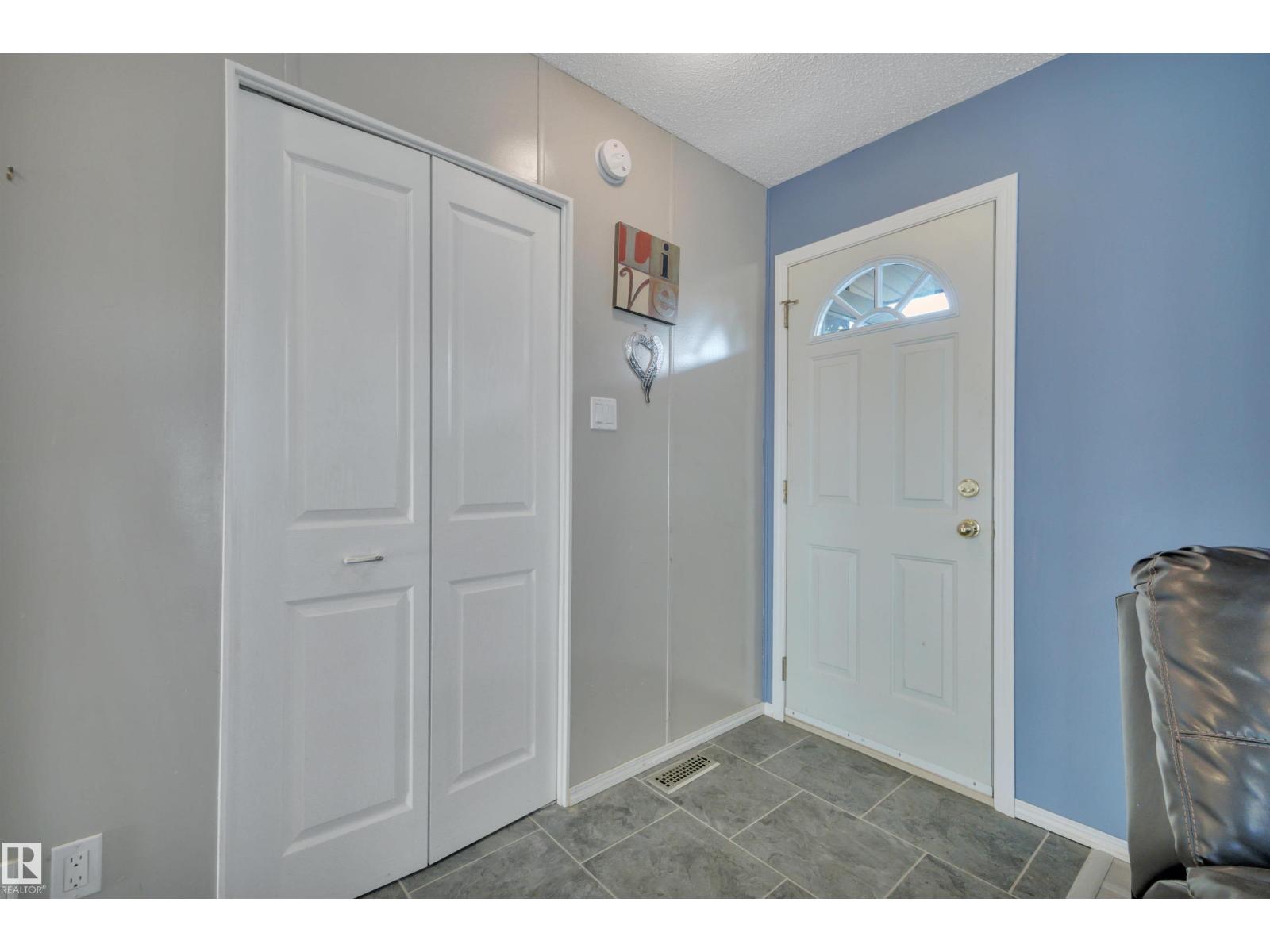Photo 12 of 2 Camelot Pl, Leduc AB