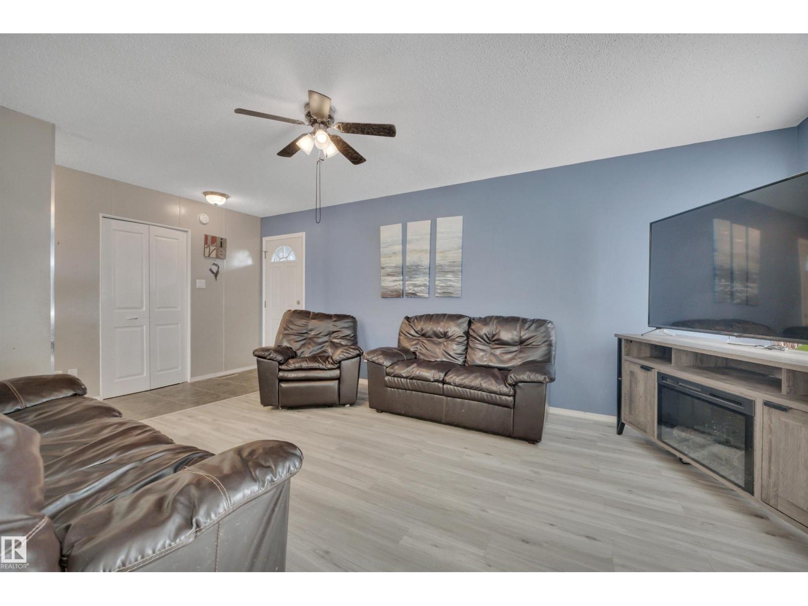 Photo 11 of 2 Camelot Pl, Leduc AB