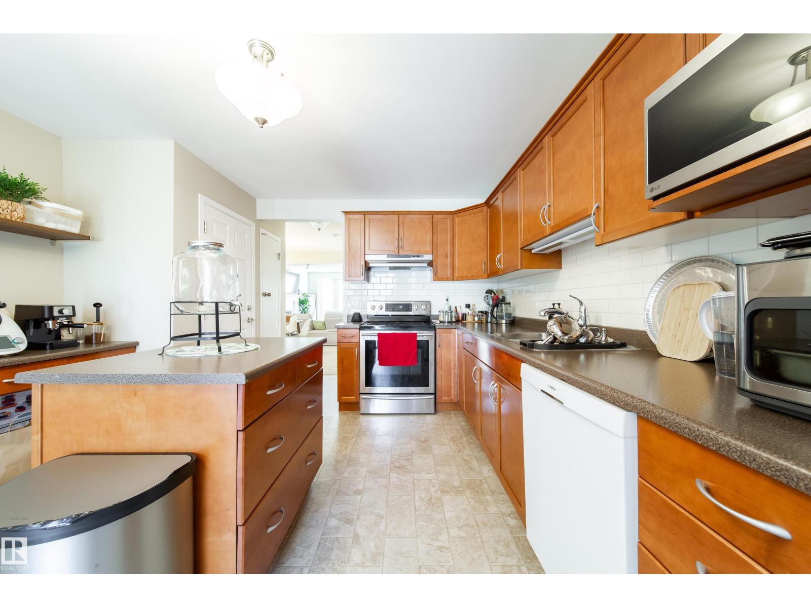 Photo 13 of 8118 8120 81 Av Nw, Edmonton AB