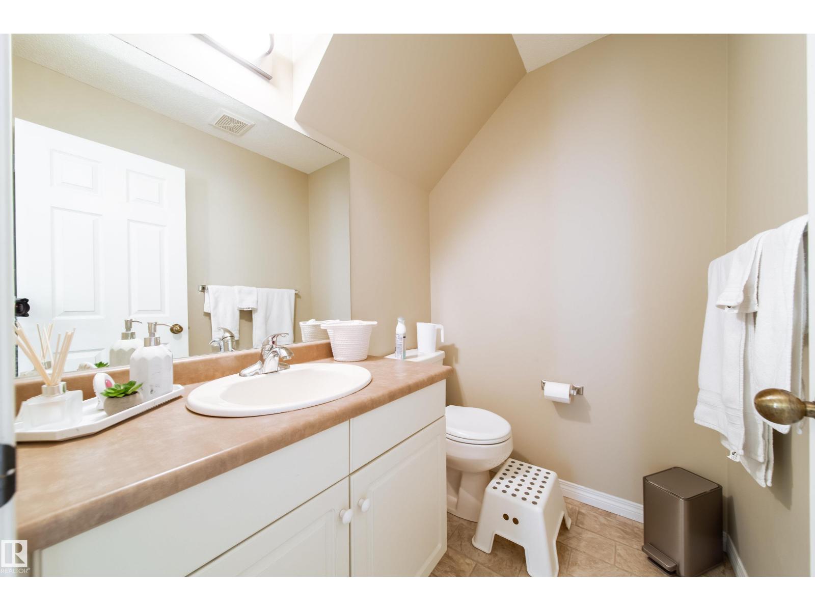 Photo 16 of 8118 8120 81 Av Nw, Edmonton AB