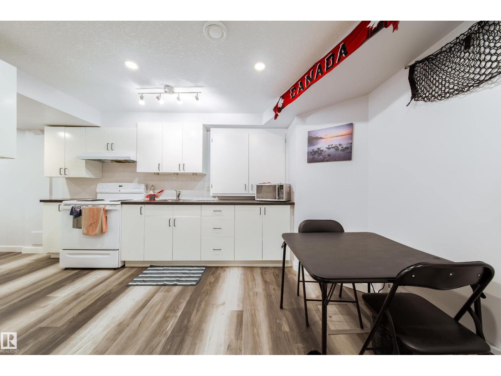 Photo 12 of 8118 8120 81 Av Nw, Edmonton AB