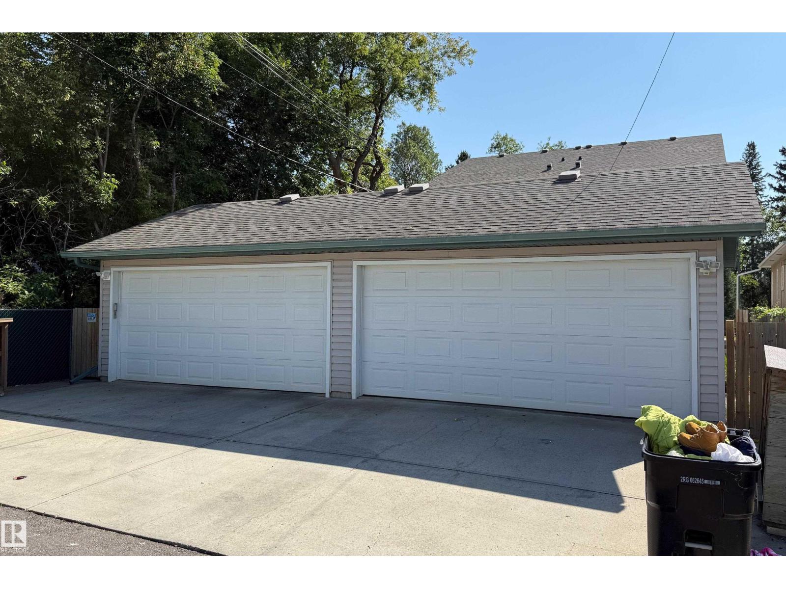 Photo 8 of 8118 8120 81 Av Nw, Edmonton AB