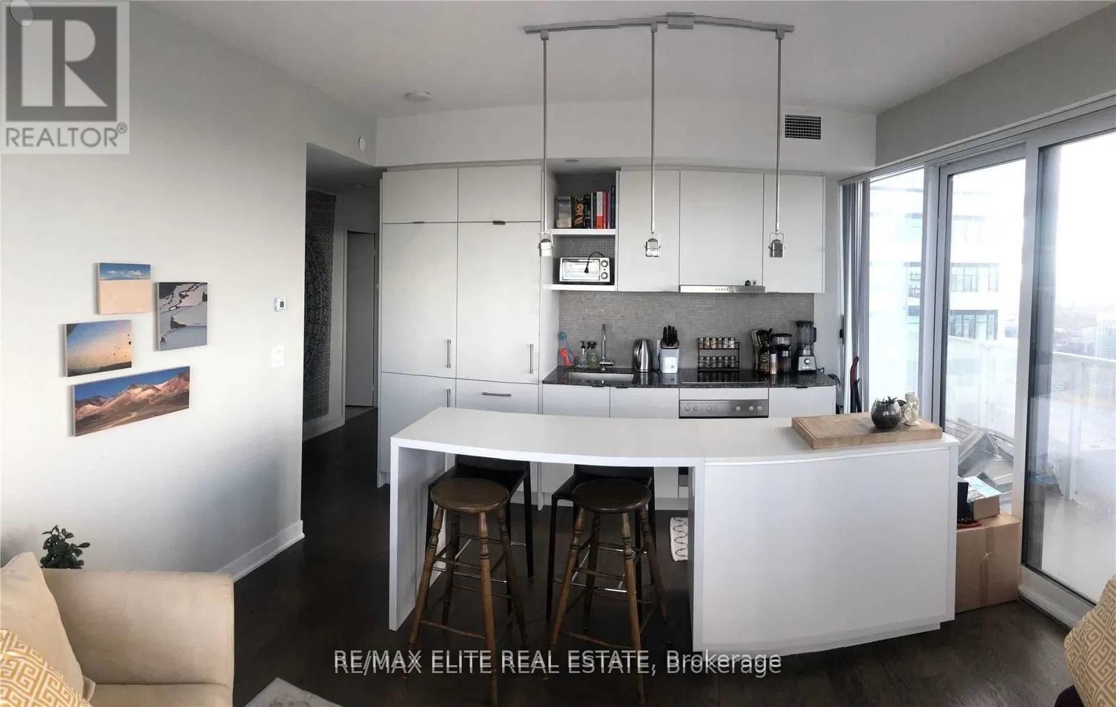 Photo 1 of 7104 88 Harbour Street, Toronto ON