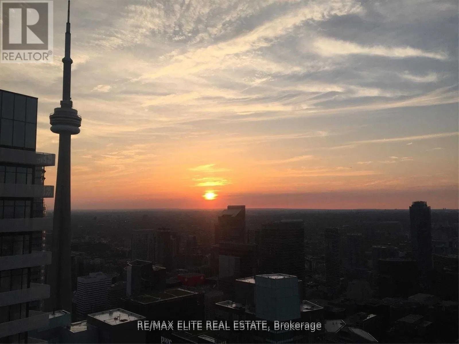 Photo 2 of 7104 88 Harbour Street, Toronto ON