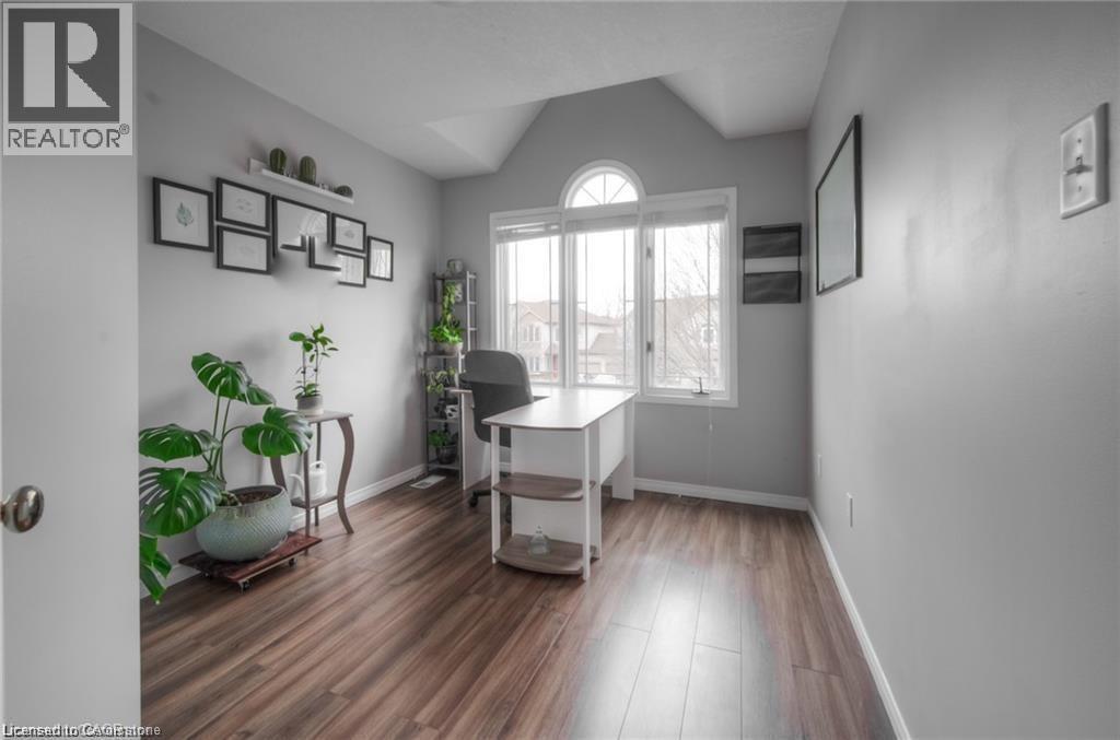 Photo 21 of 421 Shadow Wood Crescent, Waterloo ON
