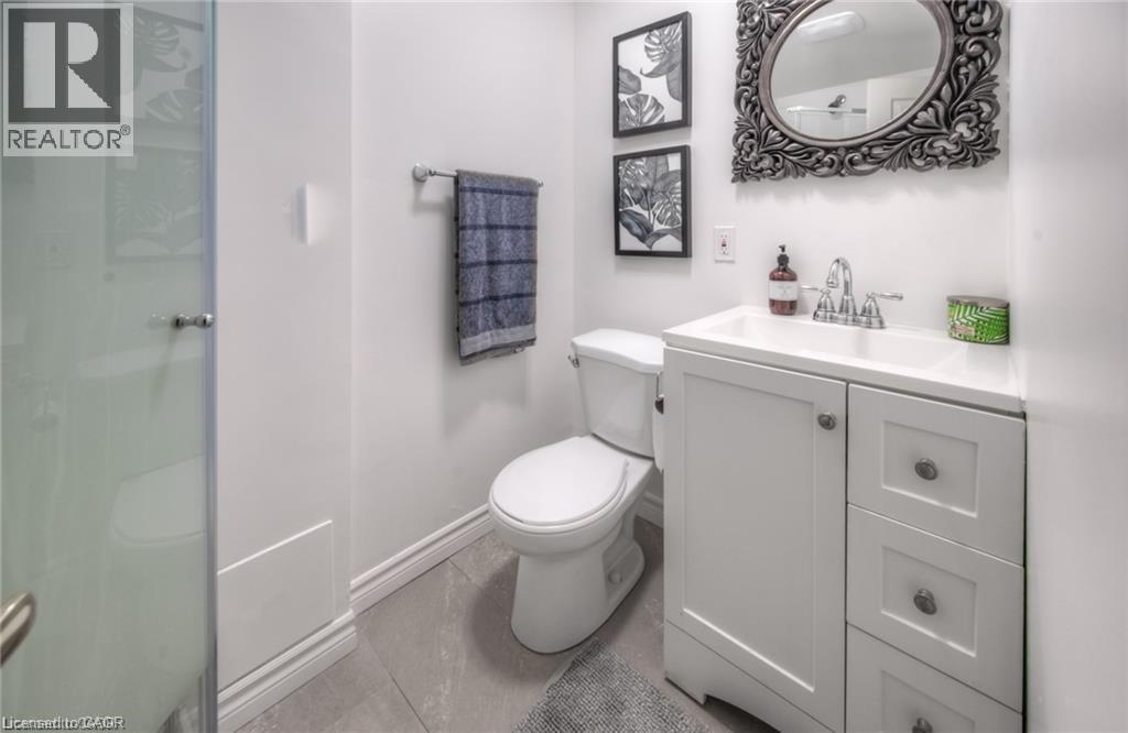 Photo 6 of 421 Shadow Wood Crescent, Waterloo ON
