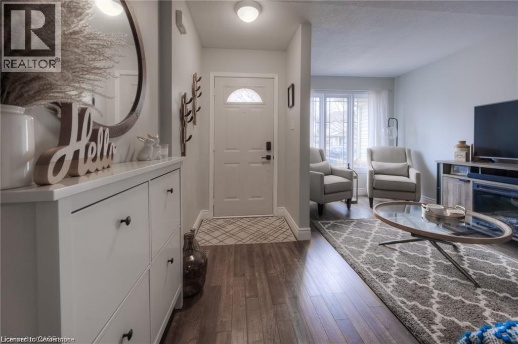 Photo 3 of 421 Shadow Wood Crescent, Waterloo ON