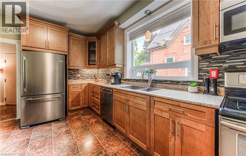 Photo 33 of 45 Brubacher Street, Kitchener ON