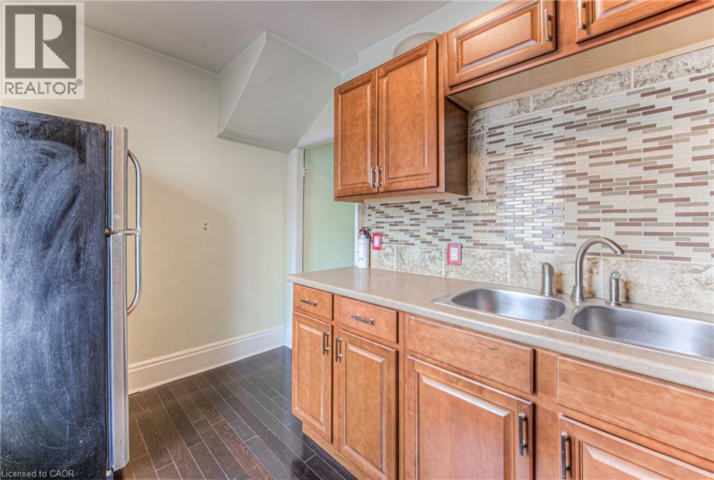 Photo 36 of 45 Brubacher Street, Kitchener ON