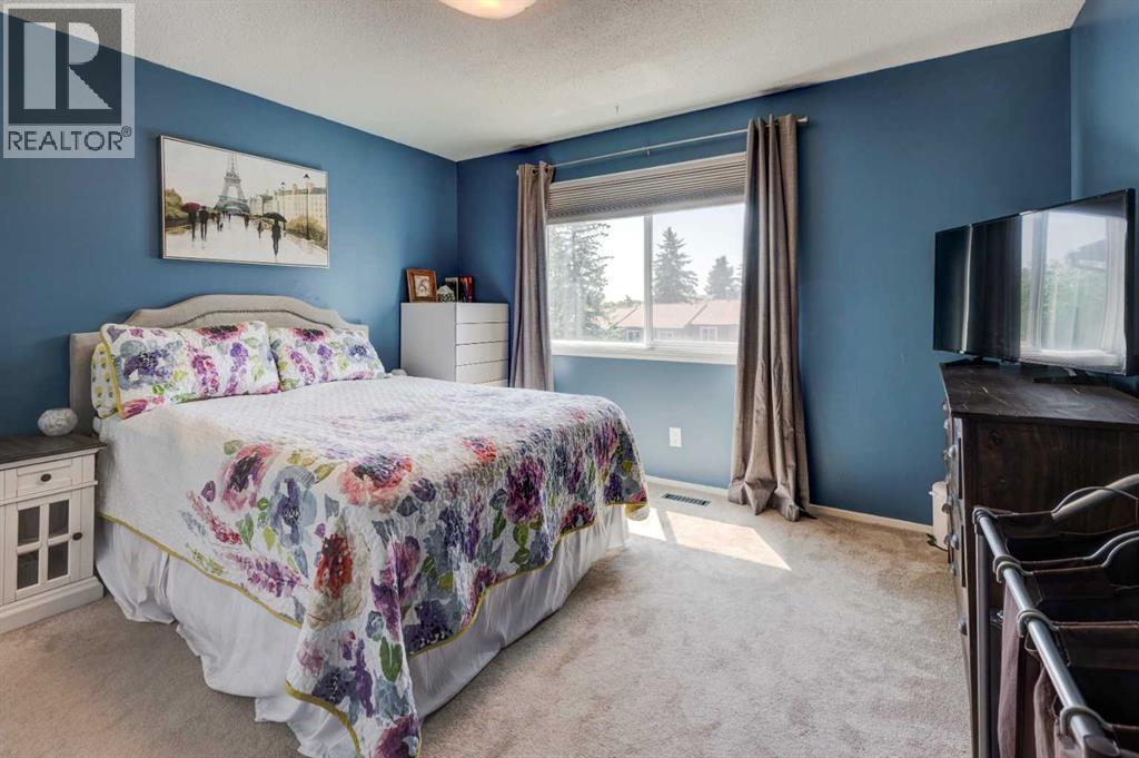 Photo 13 of 17 210 86 Avenue Se, Calgary AB