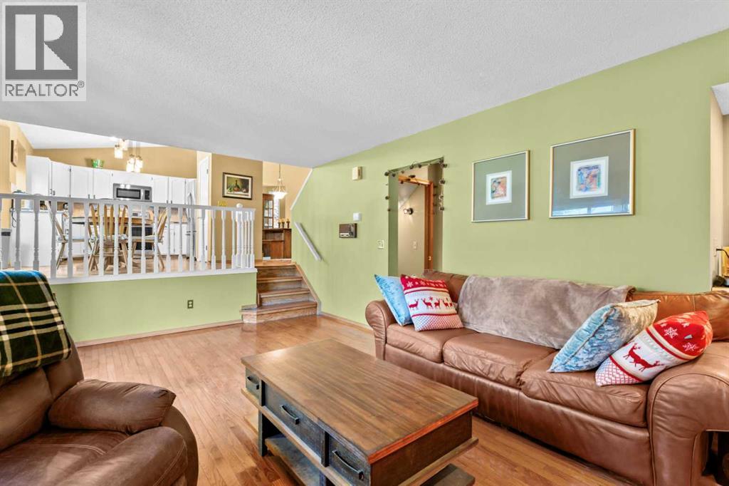 Photo 18 of 87 Sun Harbour Close Se, Calgary AB