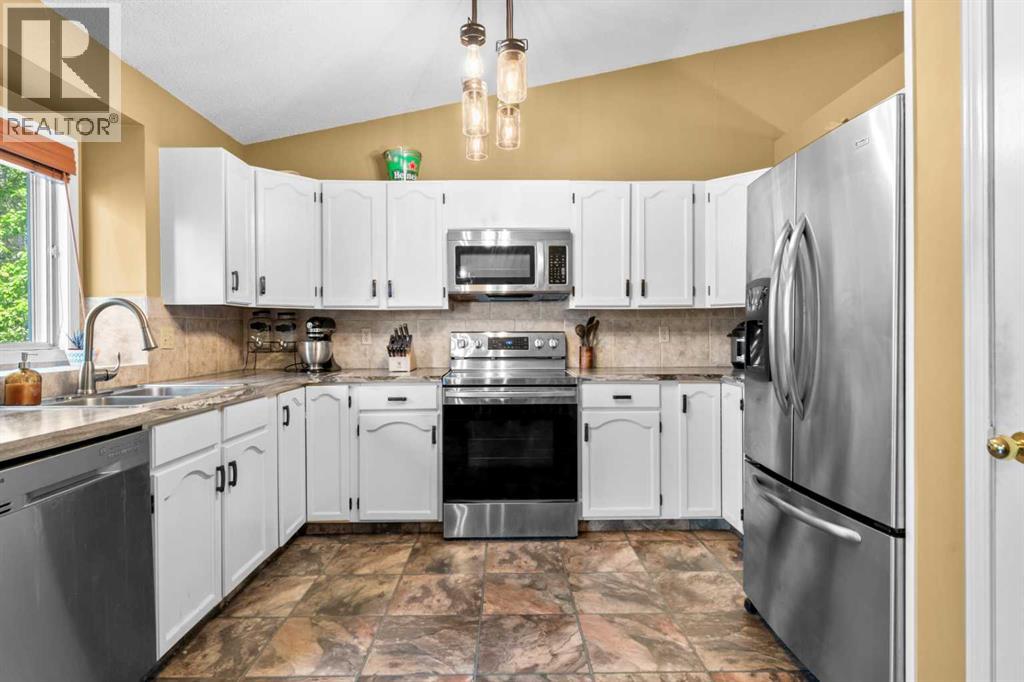 Photo 8 of 87 Sun Harbour Close Se, Calgary AB