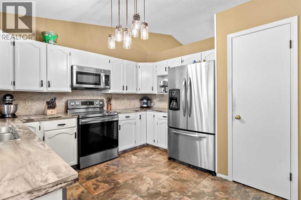 Photo 9 of 87 Sun Harbour Close Se, Calgary AB